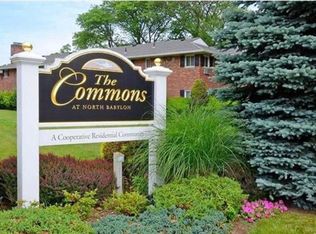 11 Edmunton Dr APT E6, North Babylon, NY 11703