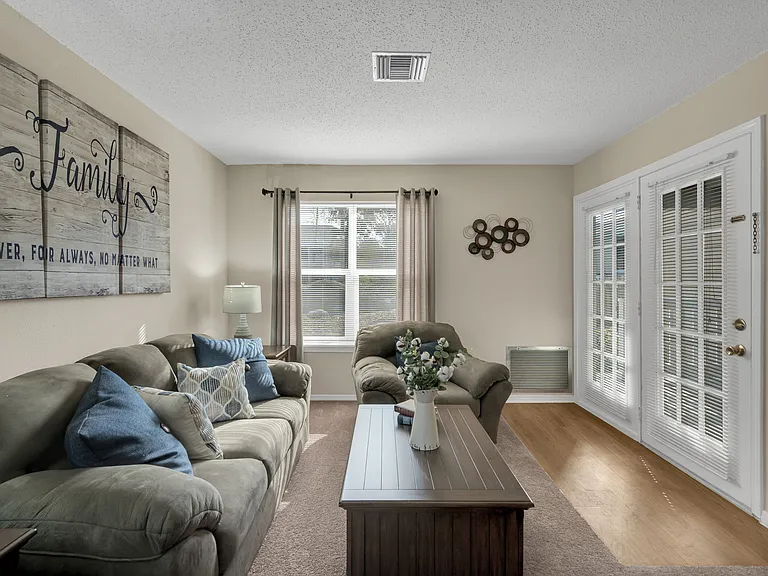 Woodlake Apartments — Photo 20