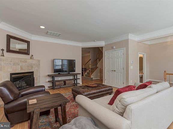 5th image of 6308 Franconia Commons Dr