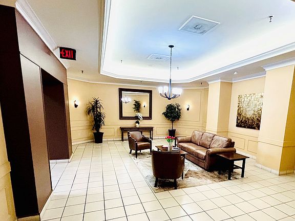 3rd image of 389 Dundas St #2201