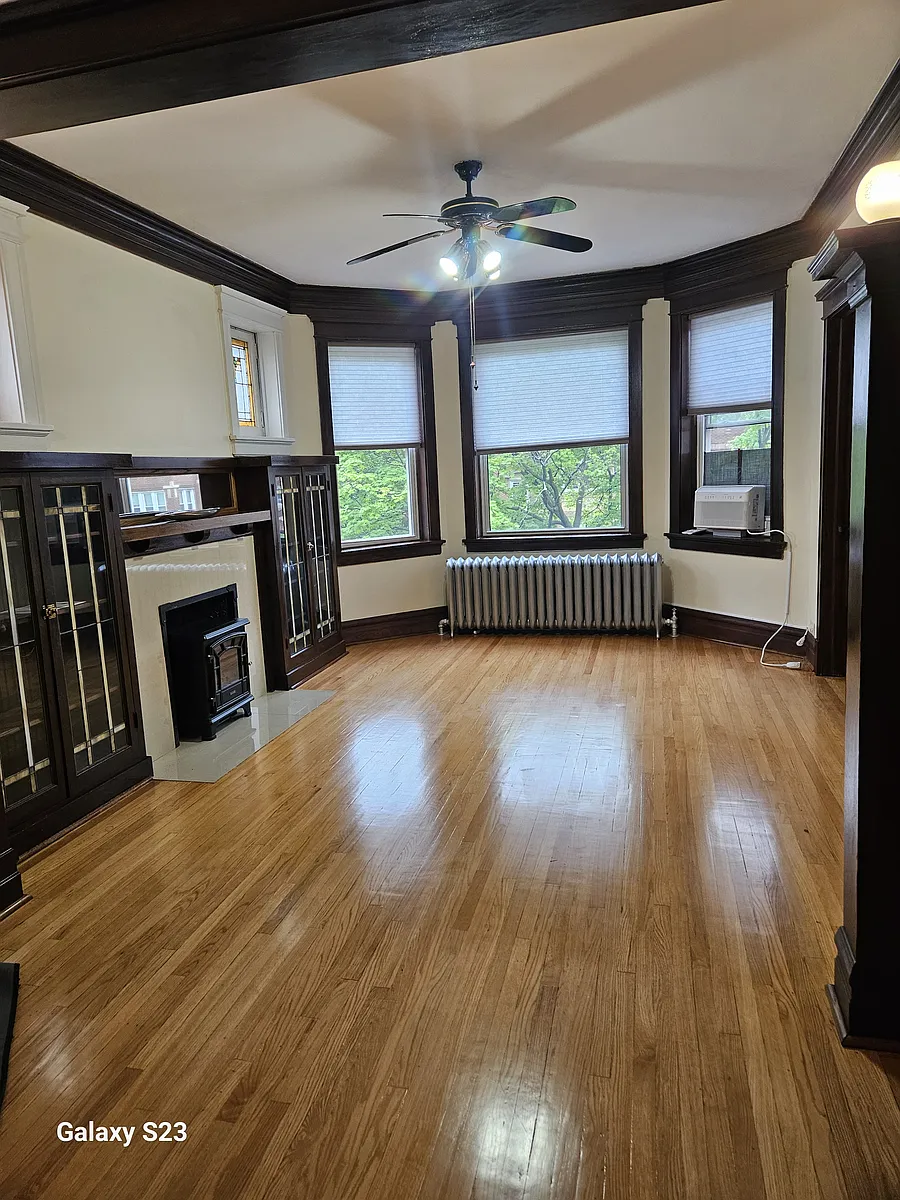 living room - 4831 W Barry Ave #2