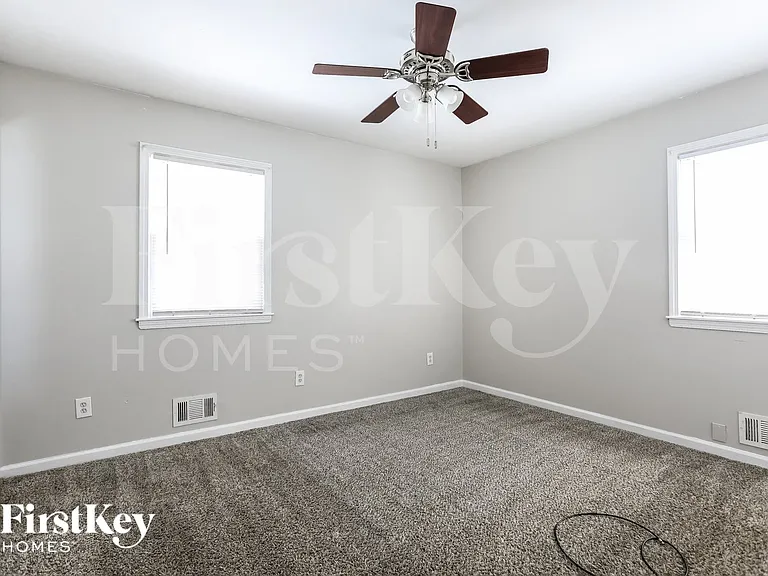 11947 Manchester Ave — Photo 8