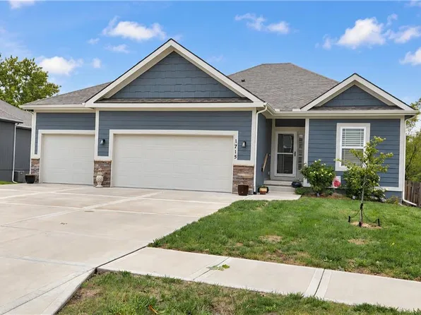 1715 Johnston St, Liberty, MO 64068