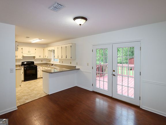 5th image of 28 Frances Dr NW
