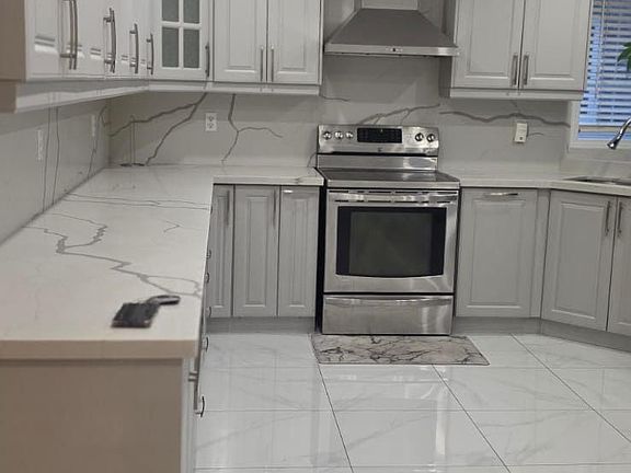3rd image of 57 River Rock Cres