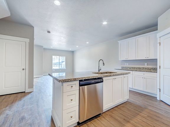 4th image of 2628 N Cormac Pl