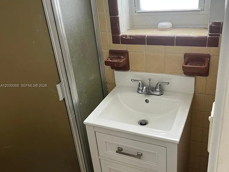 1821 SW 7th St #7 — Photo 18