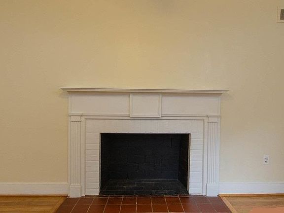 2nd image of 1819 Hillcrest Dr