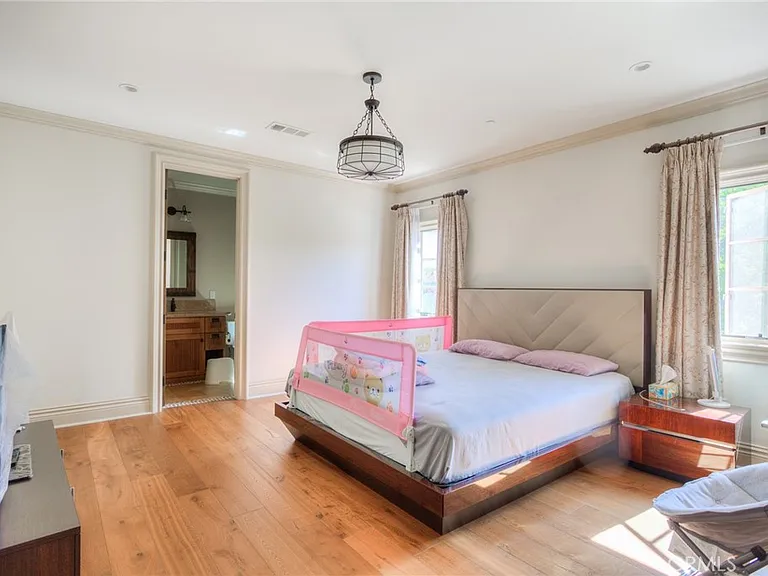 605 Walnut Ave — Photo 47