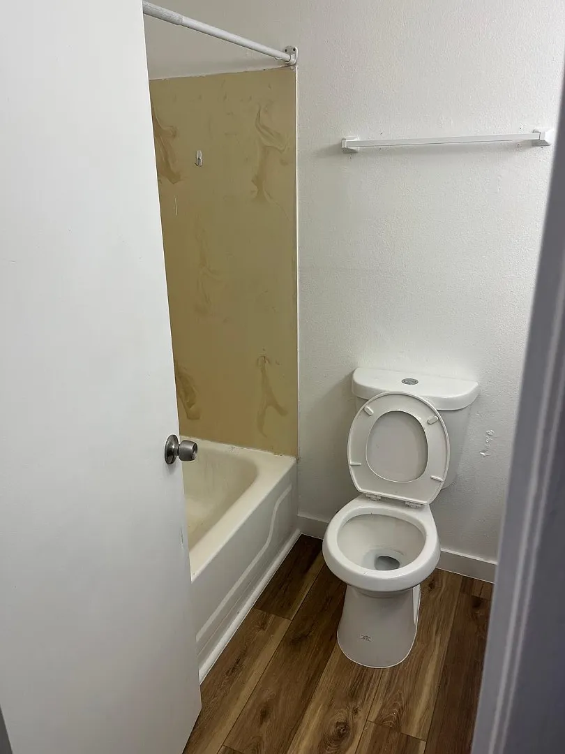 3741 NE 41st St, - D — Photo 1