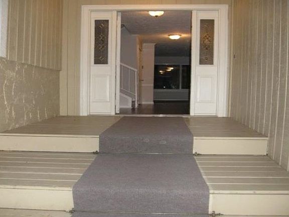 2nd image of 3076 Carmel Dr