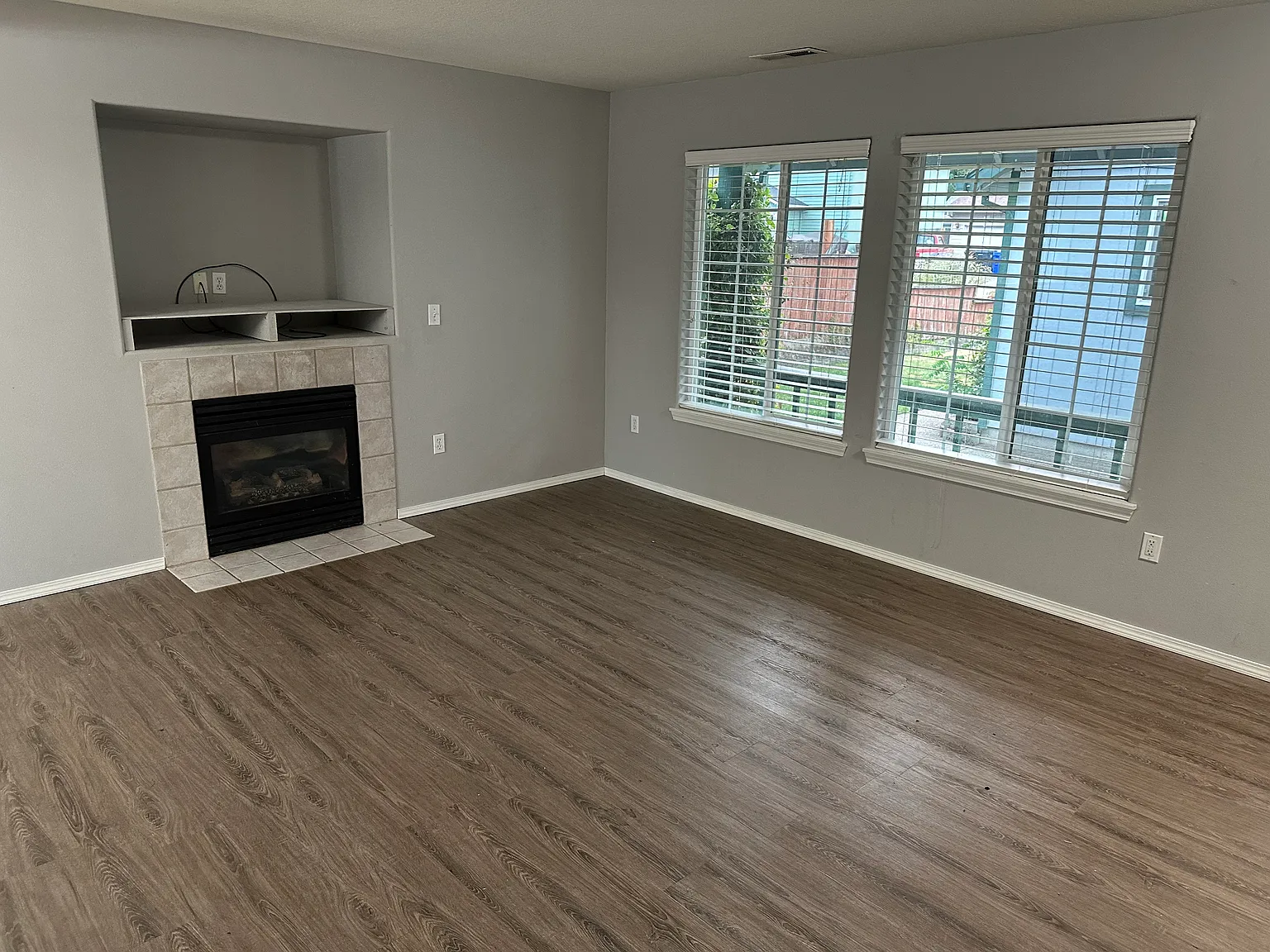 3 bed, 2.5 bath, 1188 sqft, $2,395 — Photo 4