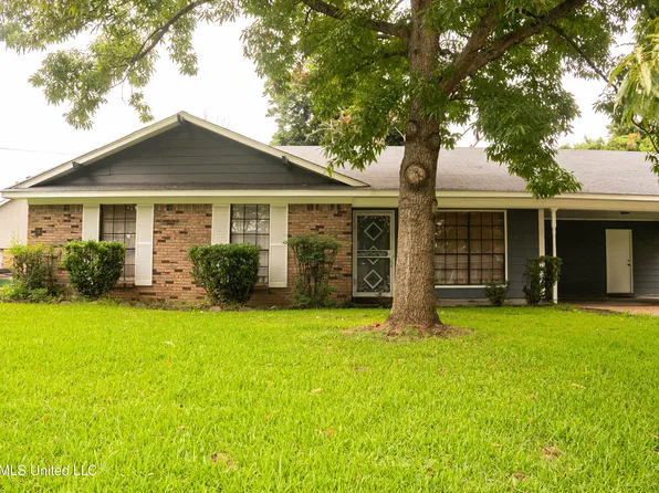 2340 W Clubview Cir, Yazoo City, MS 39194