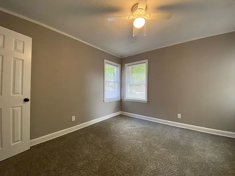 2271 Longstreet Dr — Photo 6