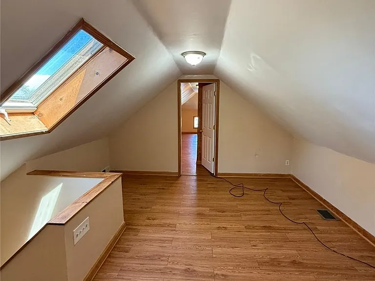 21 Amber St #UPPER — Photo 15