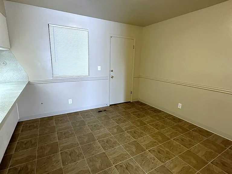 Eastridge — Photo 19