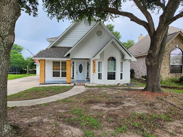 6922 Gentle Breeze Dr — Photo 2