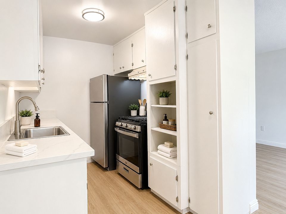 1st image of 4076 Ohio St APT 9
