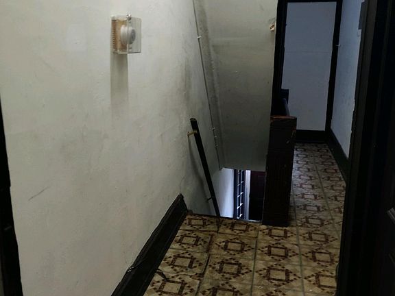 4th image of 3252 N 15th St Floor 2