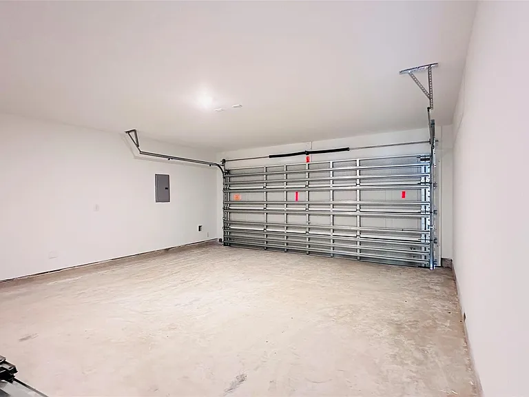 206 Amy St — Photo 32