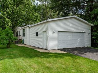 4510 Harris Dr, Poplar Grove, IL 61065