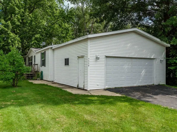 4510 Harris Dr, Poplar Grove, IL 61065