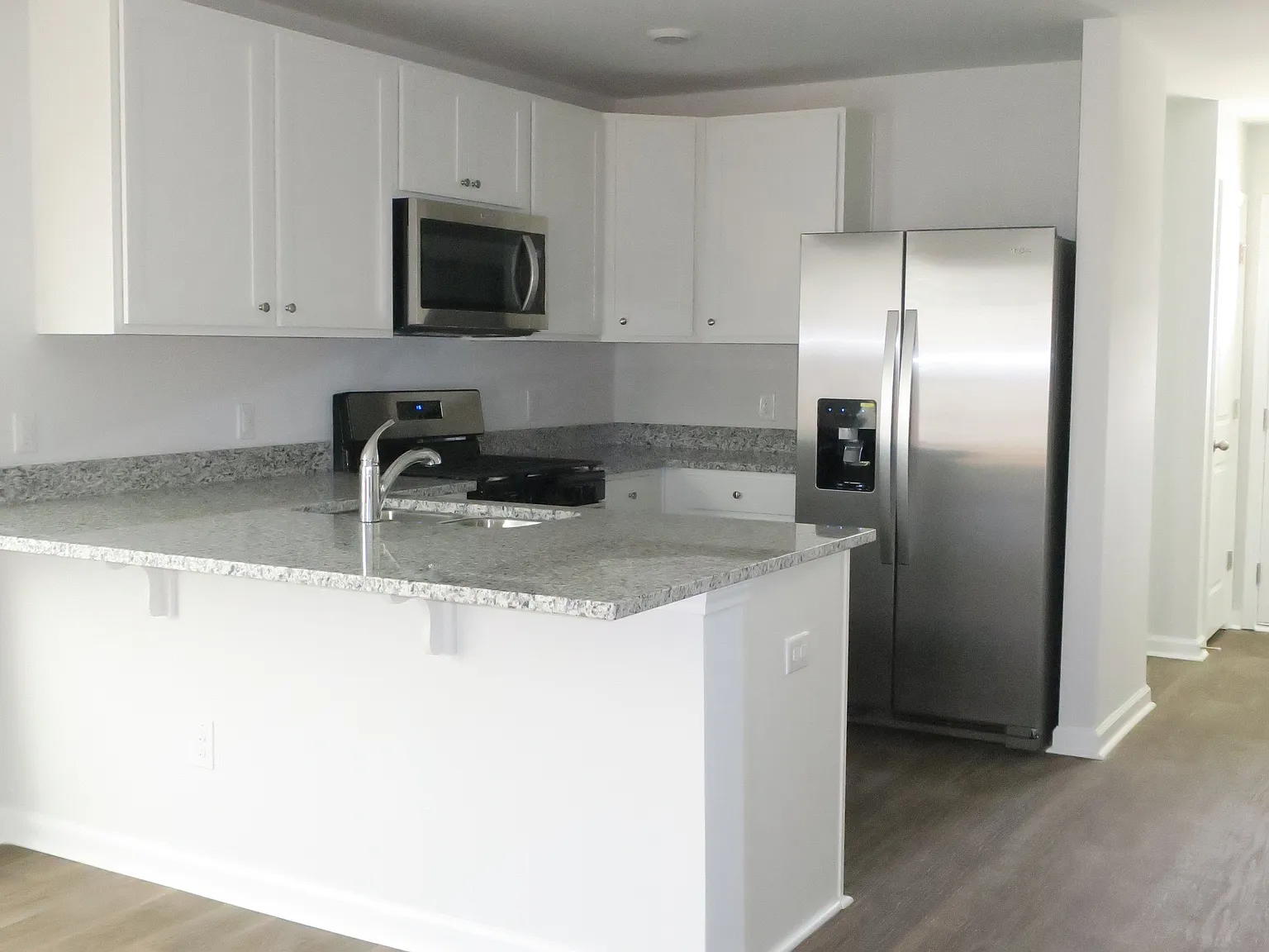 4 bed, 2.5 bath, 1763 sqft, $2,349 — Photo 3