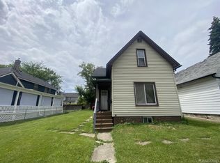 38 Beyne St, Mount Clemens, MI 48043