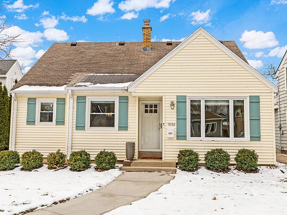 Beautifully Updated Cape Cod