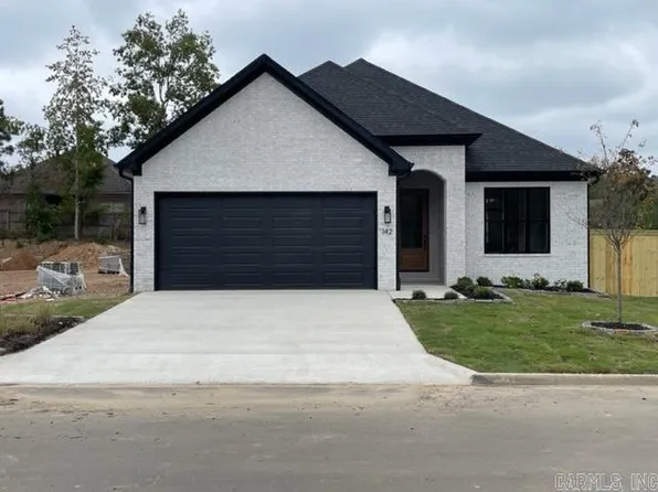 142 Woodlands Park Dr, Little Rock, AR 72211