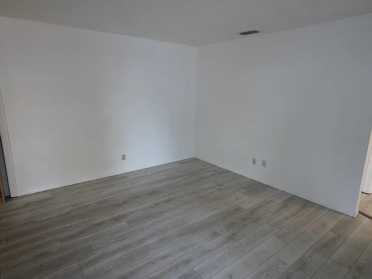805 W Country Club Dr — Photo 11