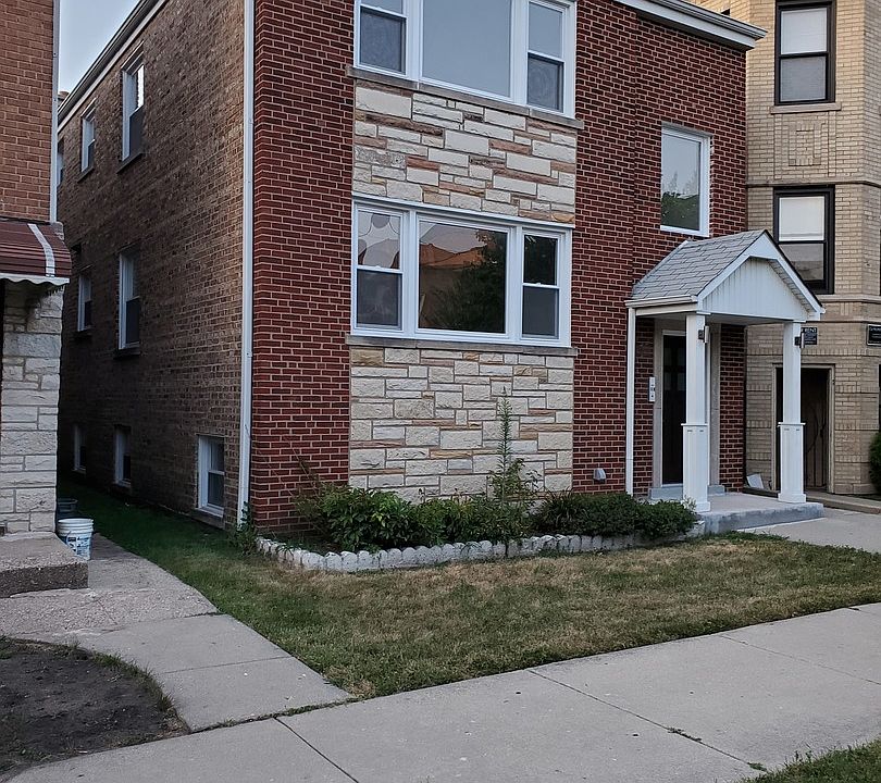 1st image of 2548 W Summerdale Ave