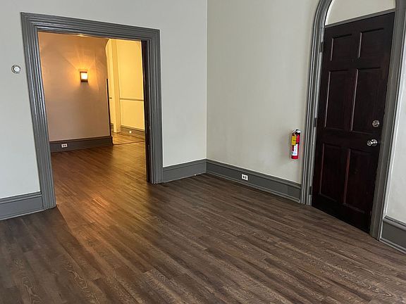 4th image of 126 1/2 E Lemon St APT 1