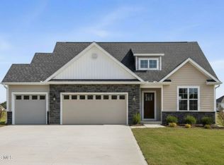 9237 Summer Song Ln, Sylvania, OH