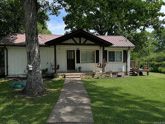3rd image of 220 Grand Point Dr