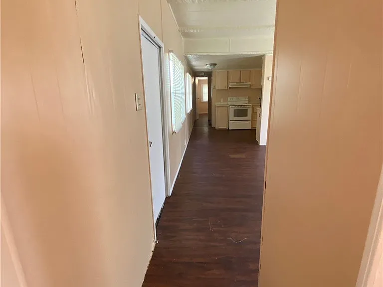 2211 Cantor Ln — Photo 3