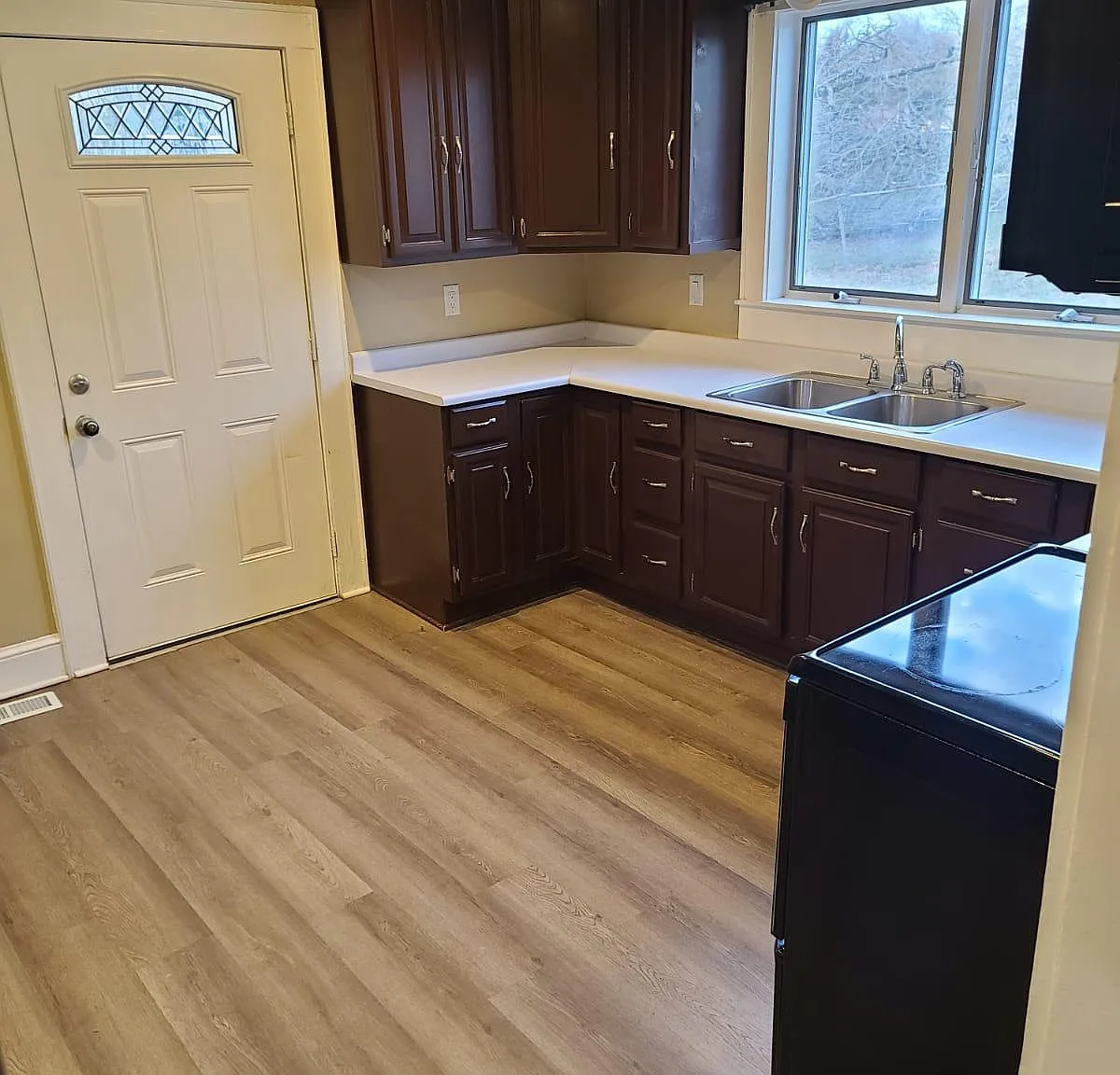 3 bed, 1600 sqft, $1,550 — Photo 3