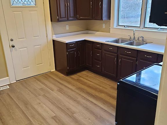 3rd image of 23 Langston St