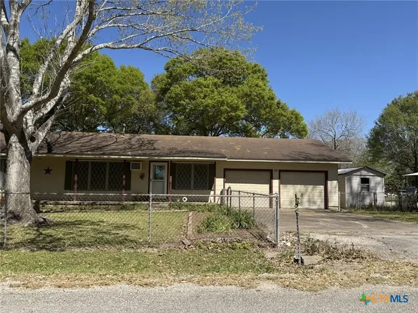 92 Live Oak St, Lolita, TX 77971