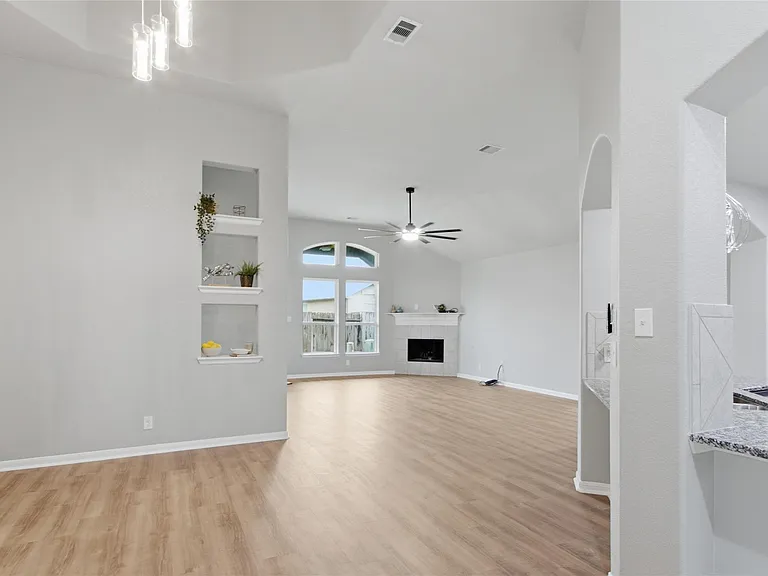 10406 Sill Prairie Dr — Photo 10