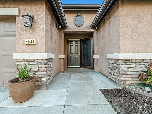 3rd image of 2541 W Corvina Avenue