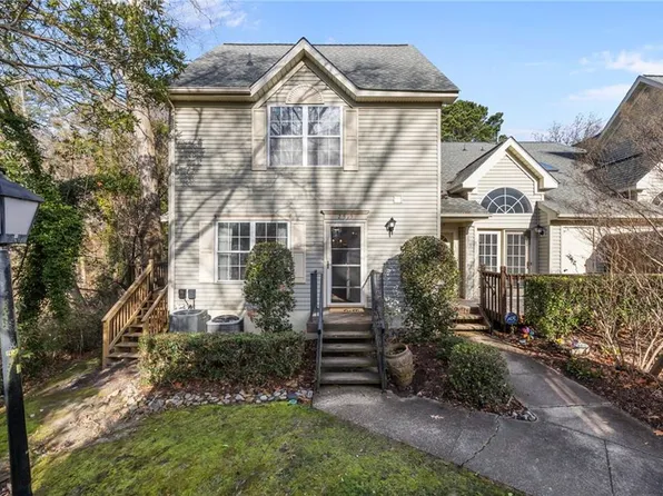 2513 London Pointe Dr, Virginia Beach, VA 23454
