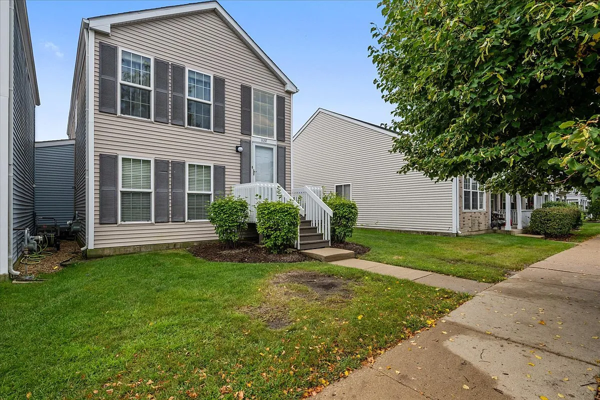 3 bed, 1380 sqft, $2,500 — Photo 1