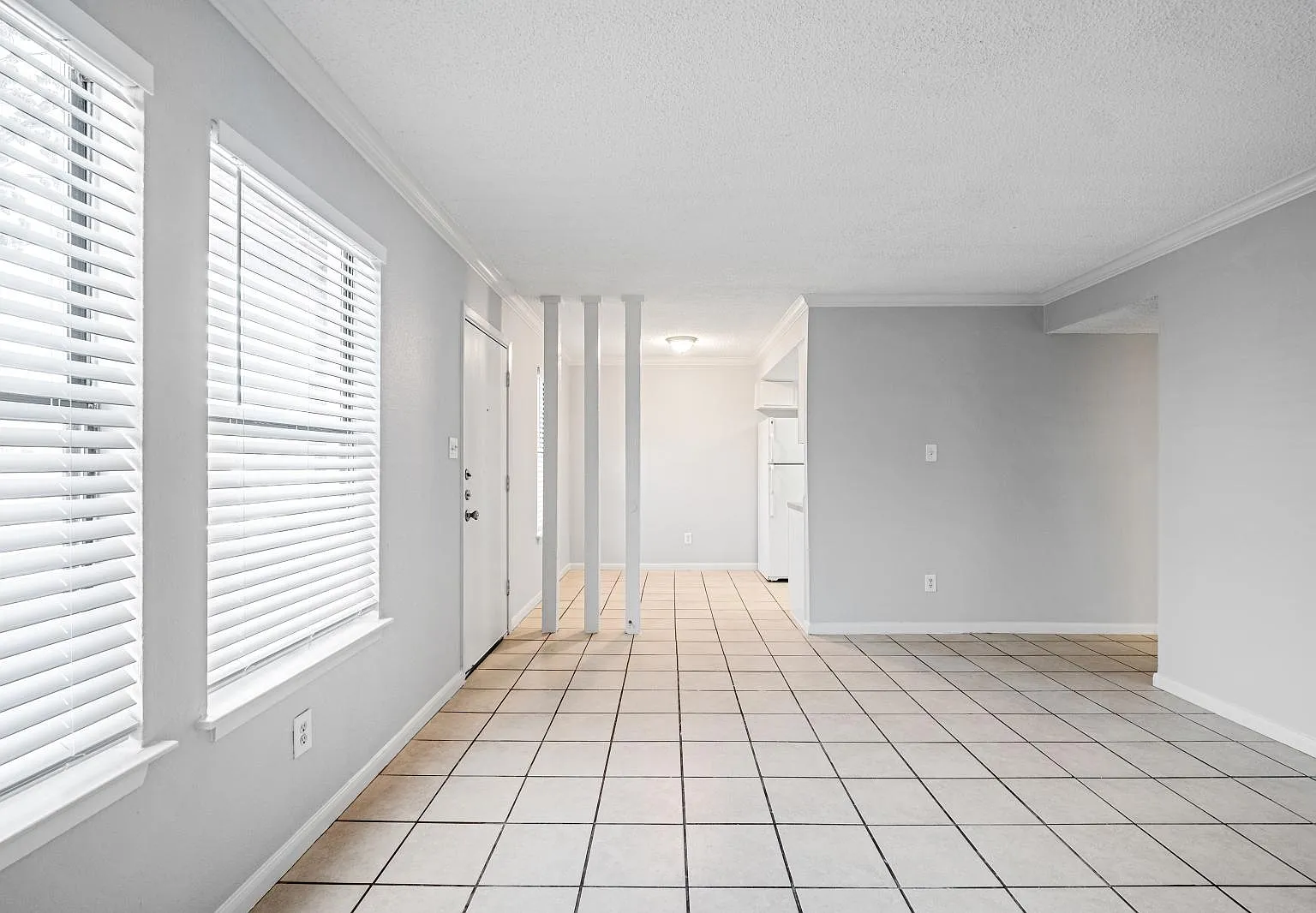 2 bed, 865 sqft, $875 — Photo 2