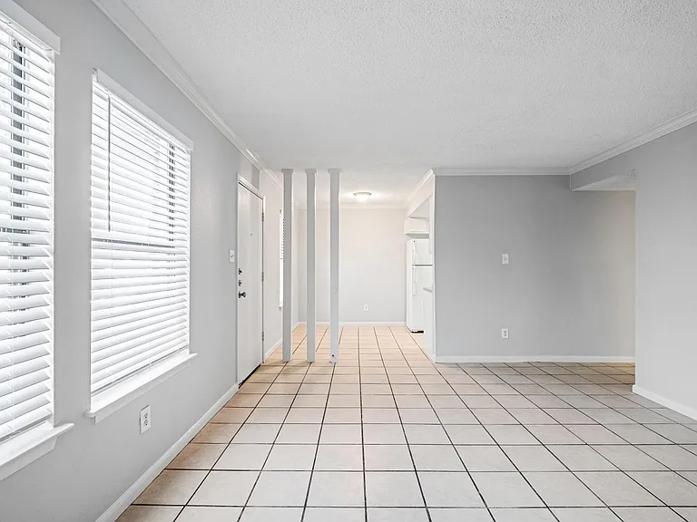 1111 Sunrise Rd — Photo 7