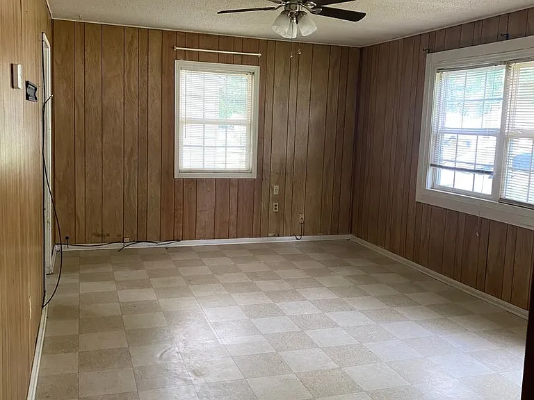 4889 Montgomery Rd — Photo 4