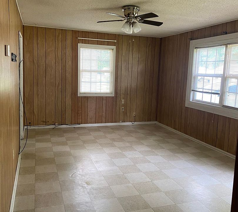 1st image of 4889 Montgomery Rd