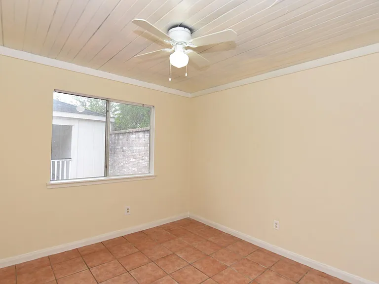 16222 Queensdale Dr — Photo 28