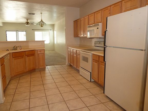 3rd image of 2105 E Indian Wells Dr