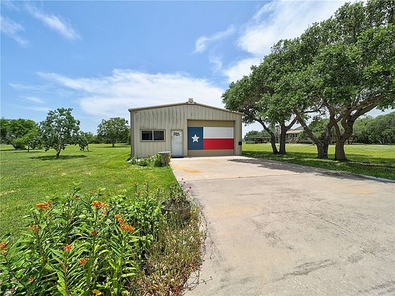 2nd image of 855 Jacoby Ln